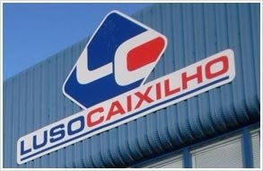 Logótipo LUSOCAIXILHO - SOCIEDADE CAIXILHARIA DE ALUMÍNIO E FERRO LDA